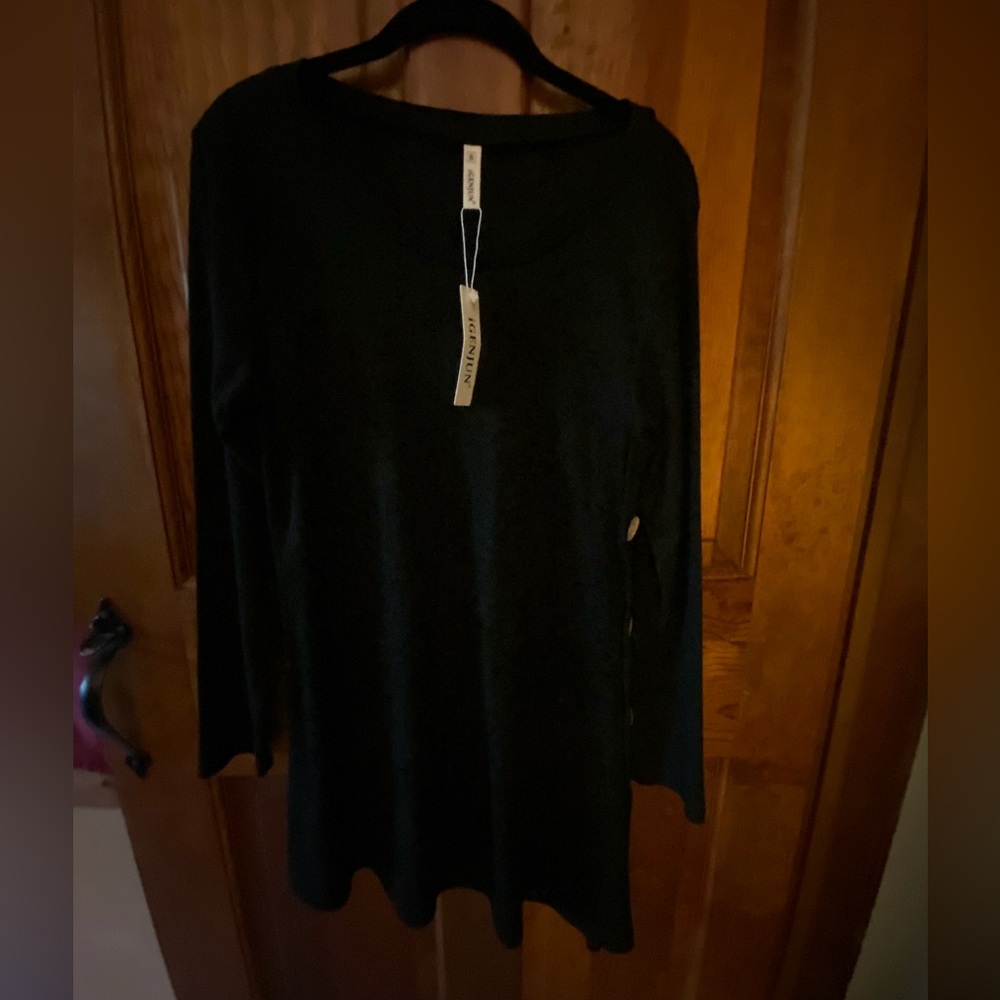 NWT LADIES BLACK DRESS IN SMALL.